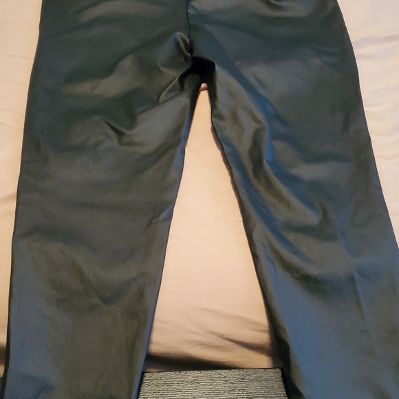 Black Dress pant size 16 - Picture 2 of 3